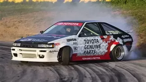 Toyota AE86 BEV: Electric Drift Car with Manual Gearbox